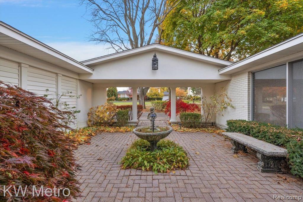 4751 S Valleyview Road