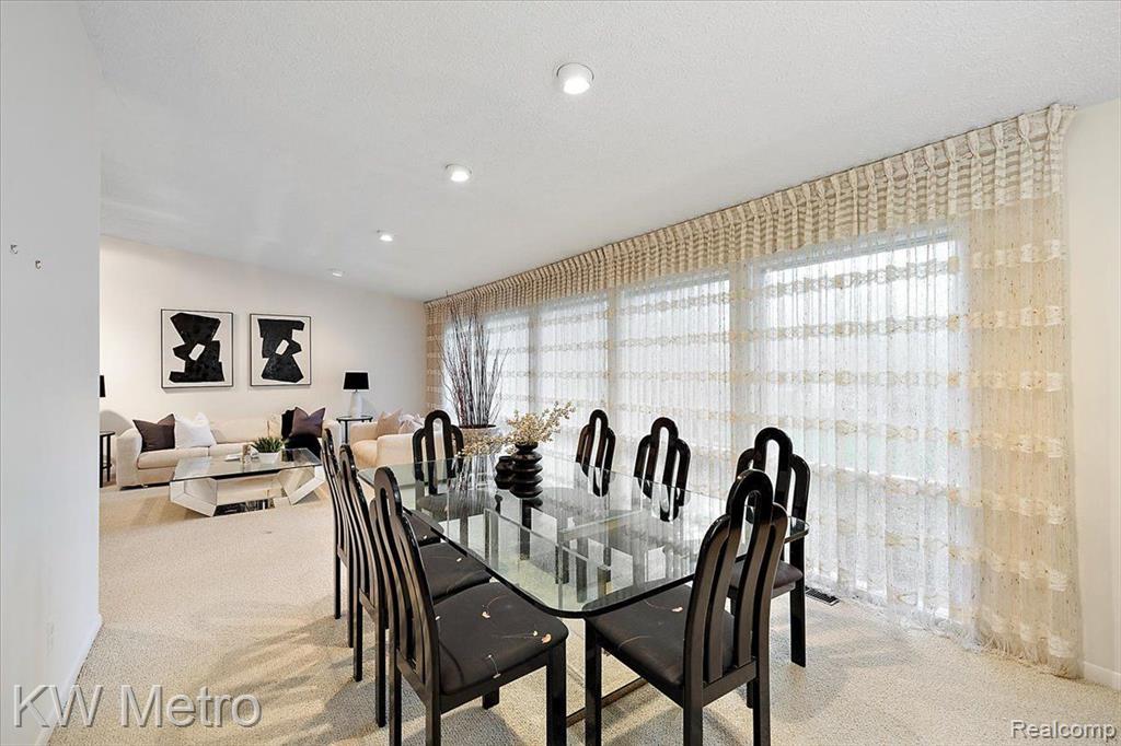 4751 S Valleyview Road