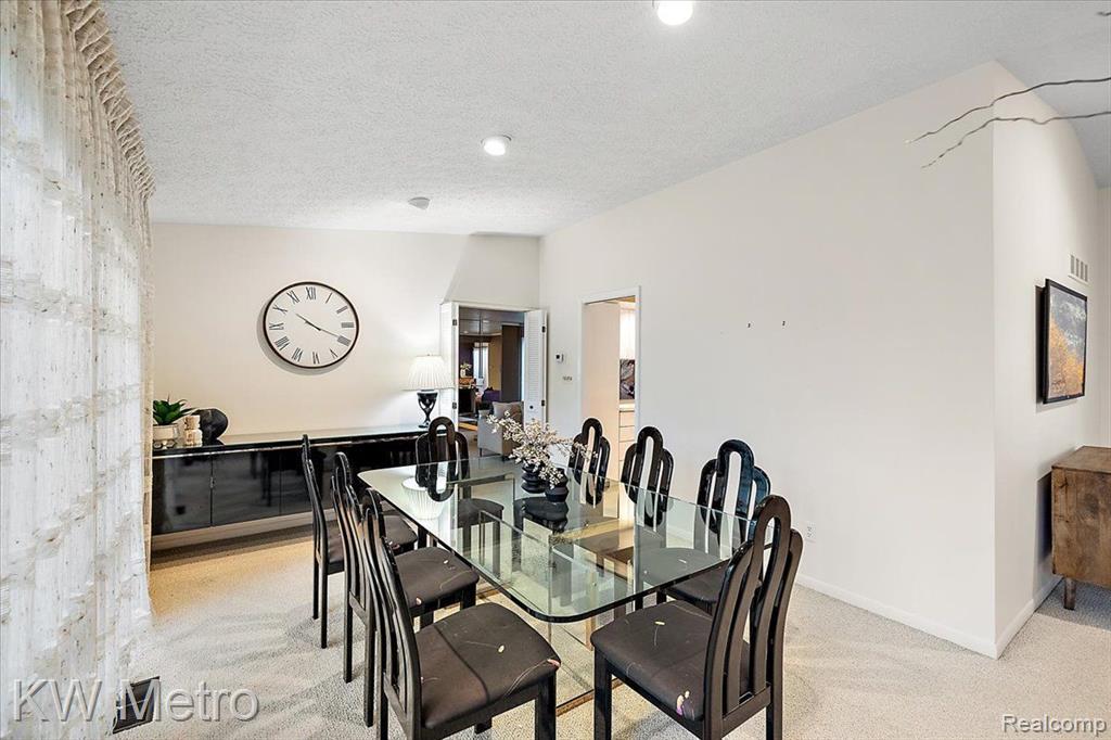 4751 S Valleyview Road