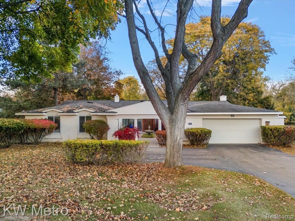 4751 S Valleyview Road