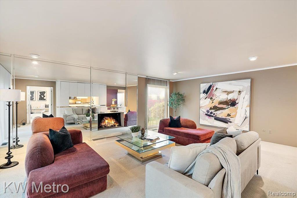 4751 S Valleyview Road