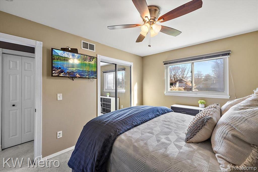 27096 Barrington Street