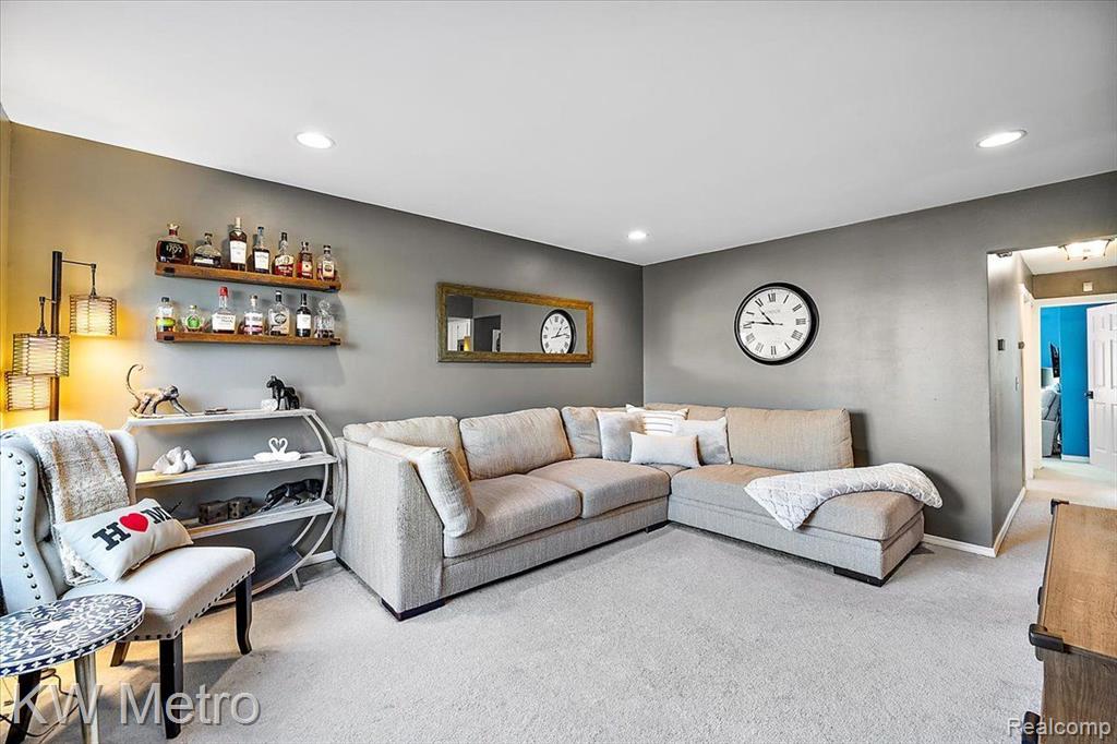 27096 Barrington Street