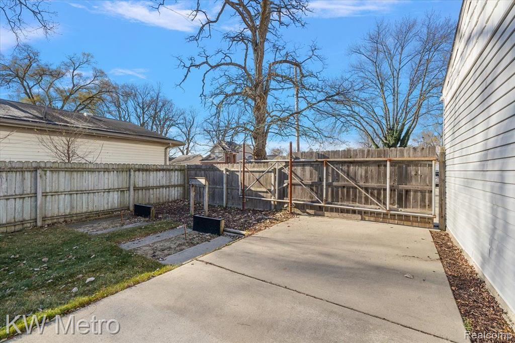 27096 Barrington Street