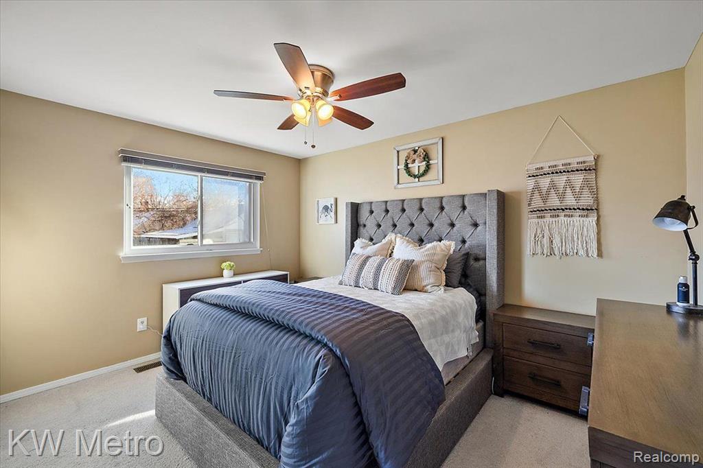 27096 Barrington Street