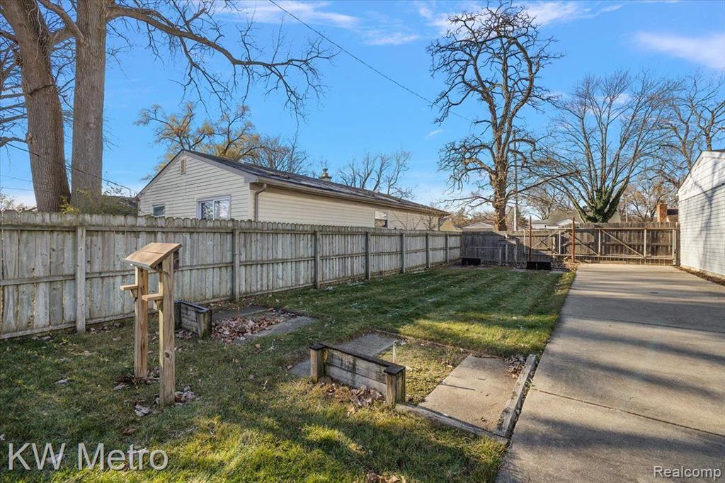 27096 Barrington Street