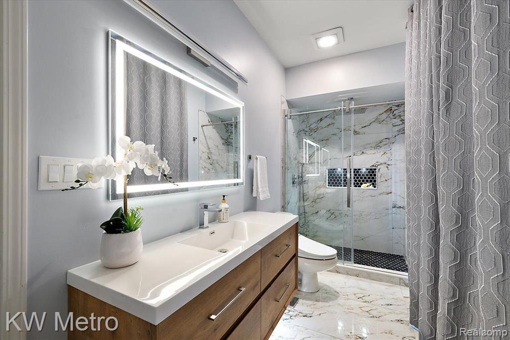 2673 John Warren Drive