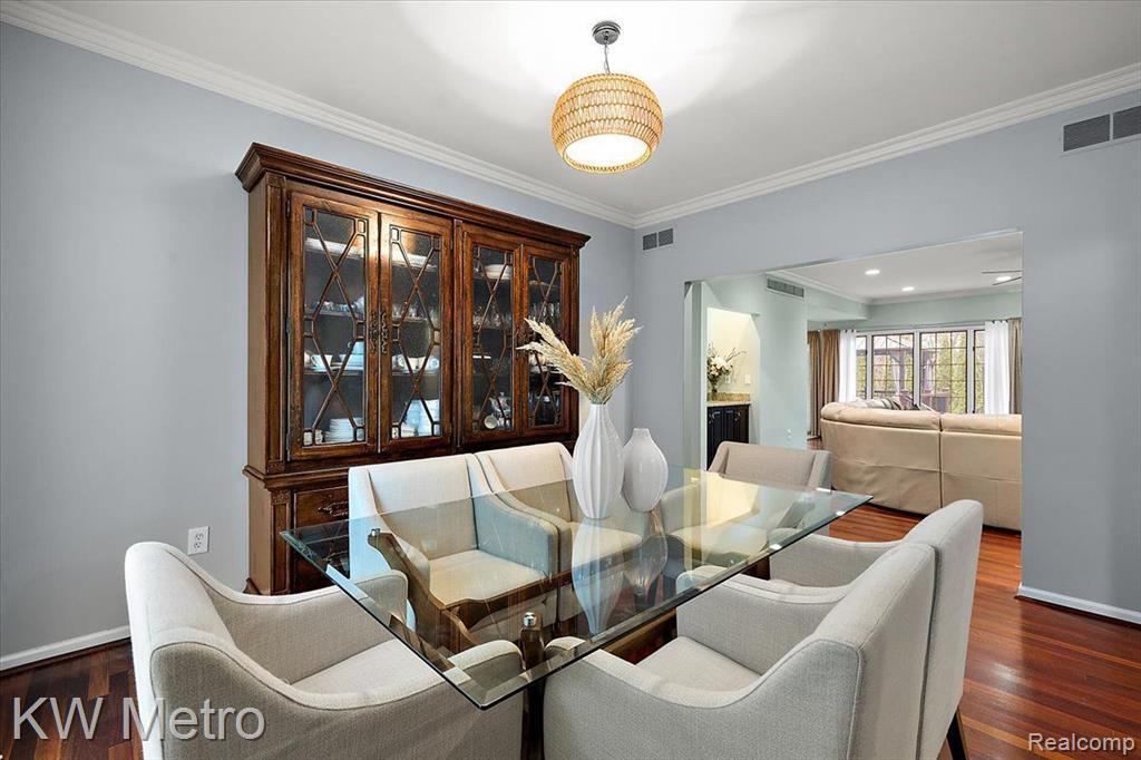 2673 John Warren Drive