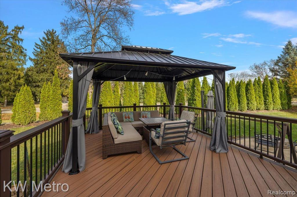 2673 John Warren Drive