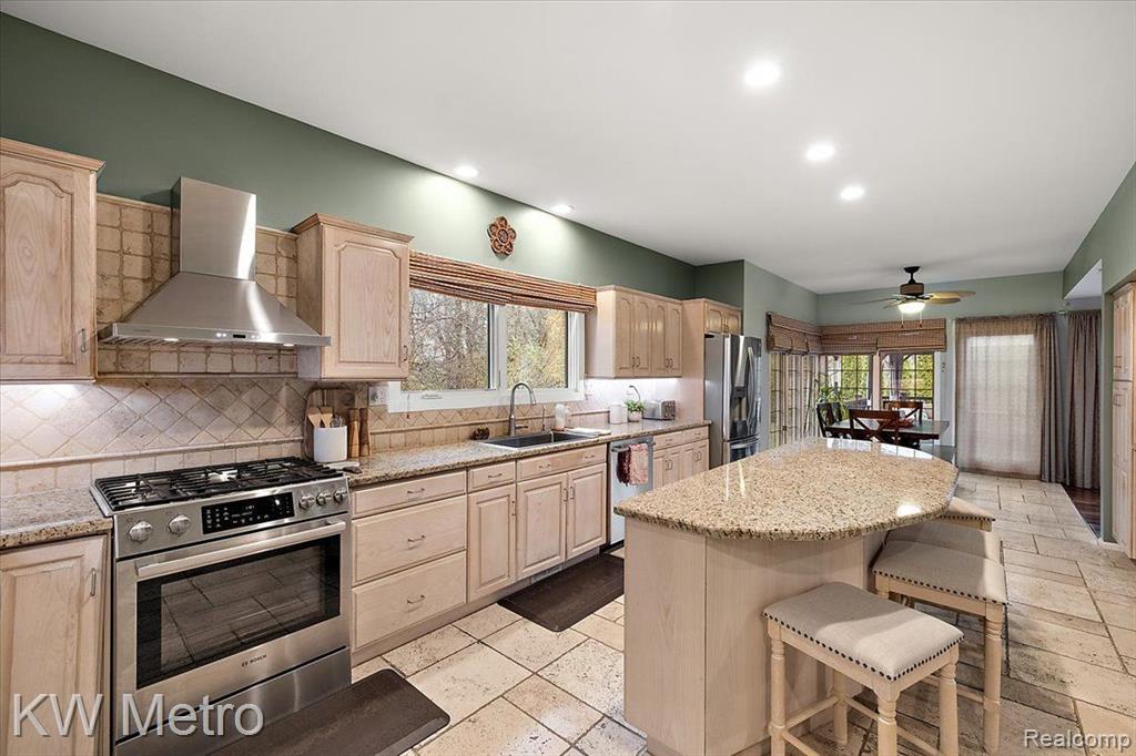 2673 John Warren Drive