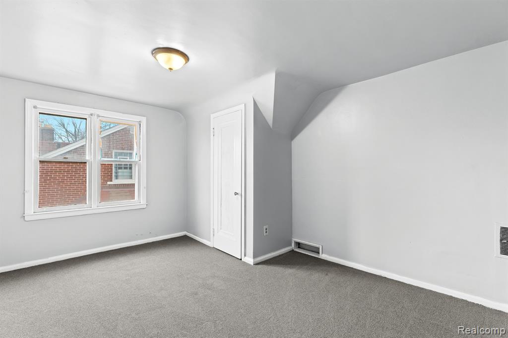 11339 Roxbury Street