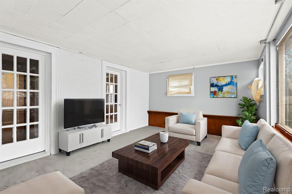 11339 Roxbury Street