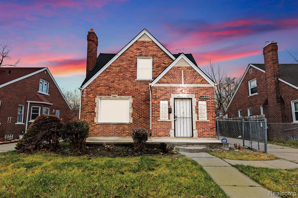 11339 Roxbury Street