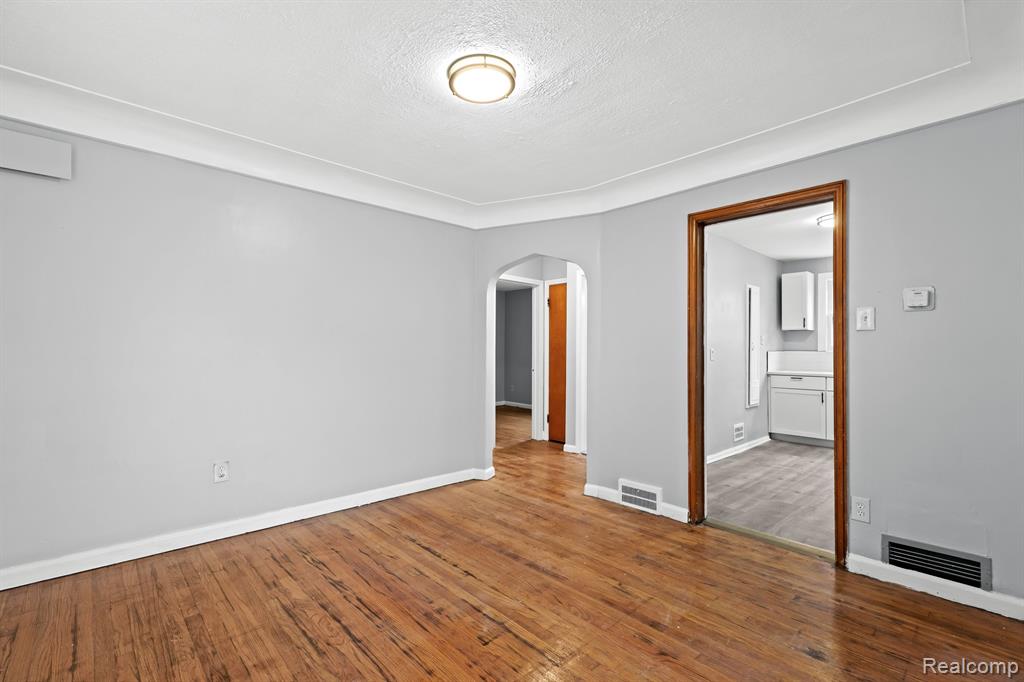 11339 Roxbury Street