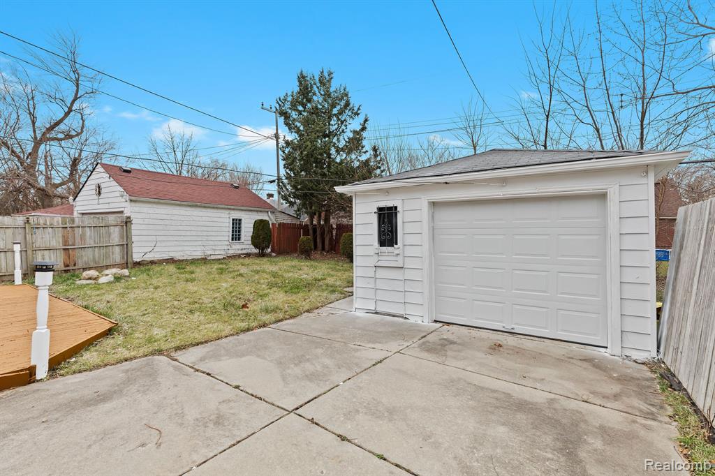 11339 Roxbury Street