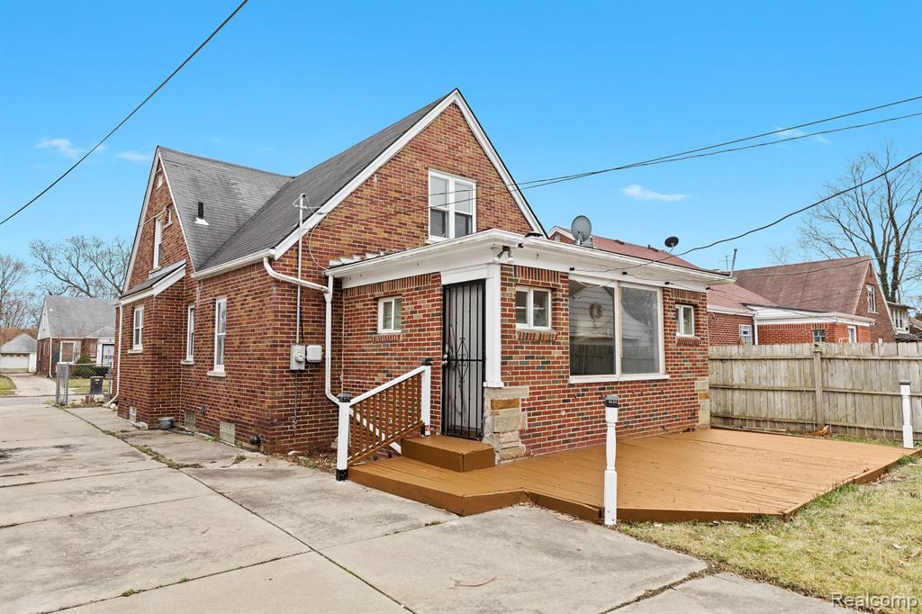 11339 Roxbury Street