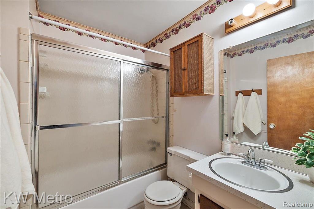 18211 E 13 Mile Road