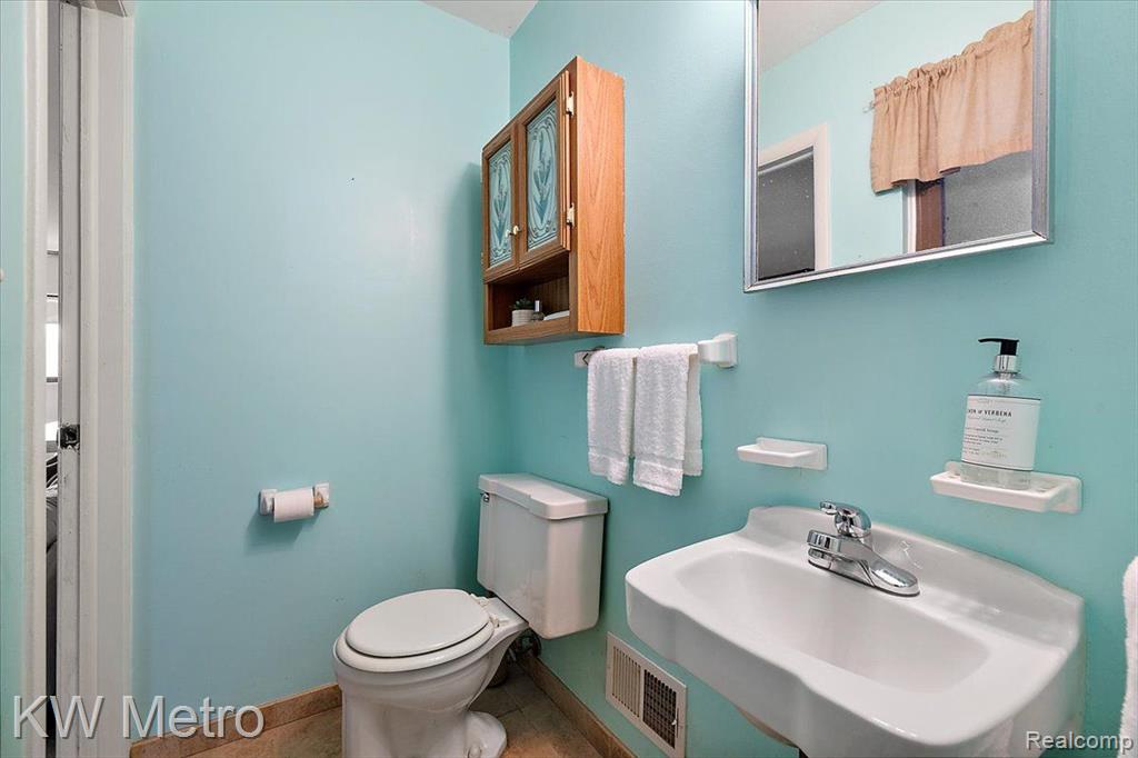 18211 E 13 Mile Road