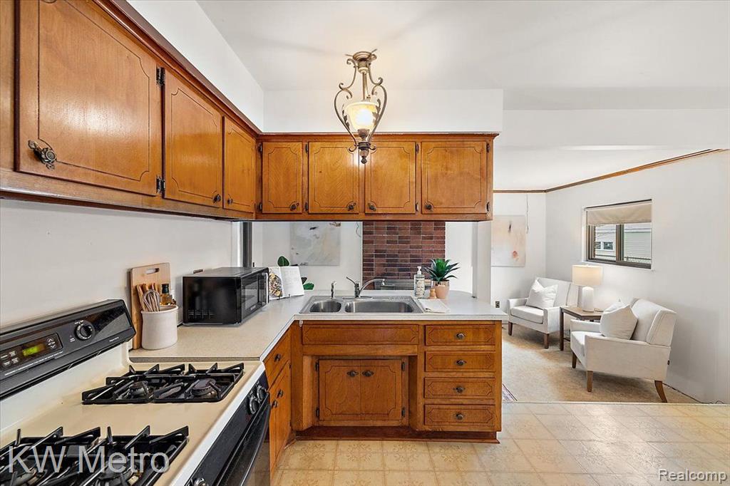 18211 E 13 Mile Road