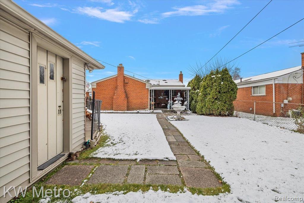 18211 E 13 Mile Road