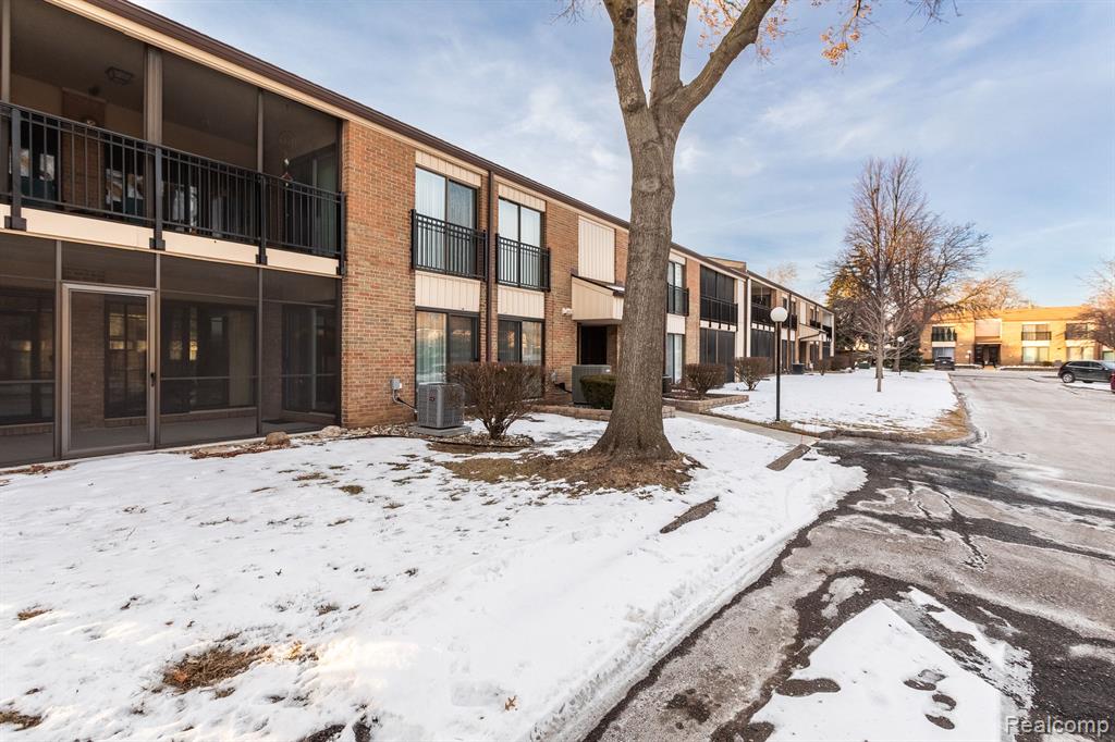 18305 University Park Drive # 5 Unit: Building 5