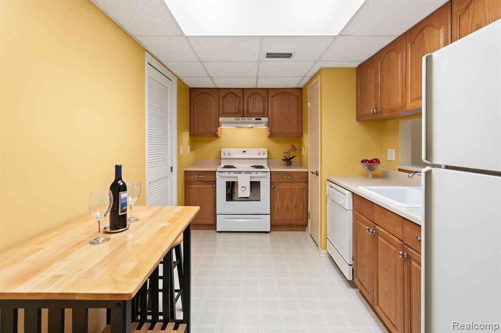 18305 University Park Drive # 5 Unit: Building 5