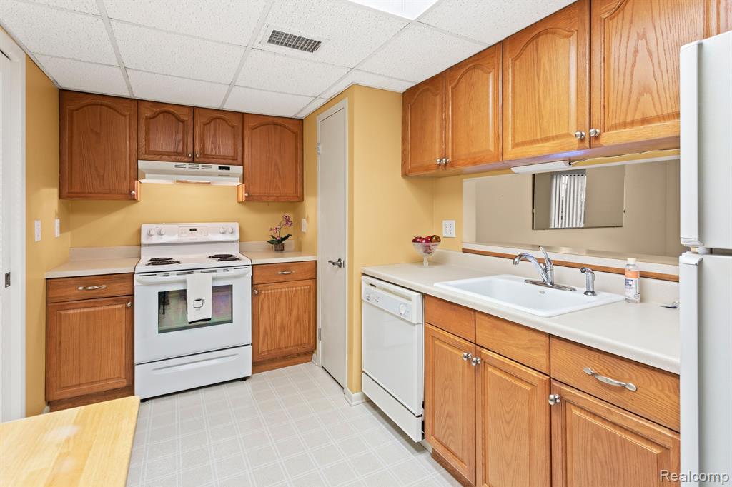 18305 University Park Drive # 5 Unit: Building 5