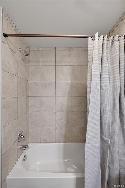 16099 Adelaide Drive