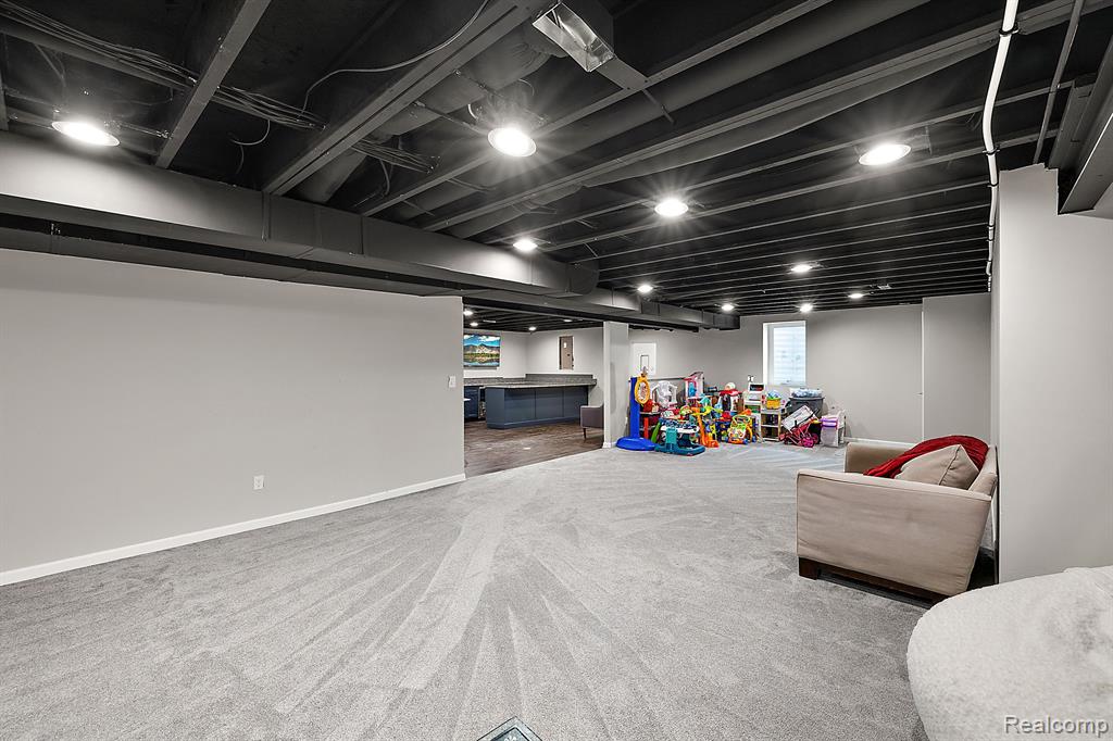 16099 Adelaide Drive