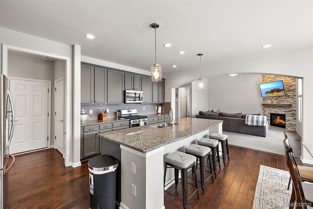 16099 Adelaide Drive