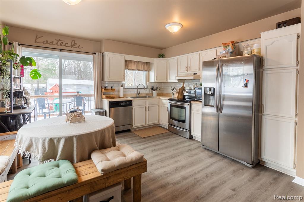 1913 Lakesview Drive