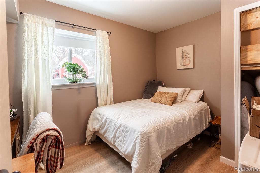 1913 Lakesview Drive