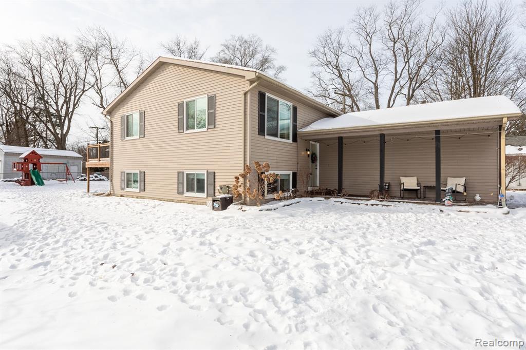 1913 Lakesview Drive