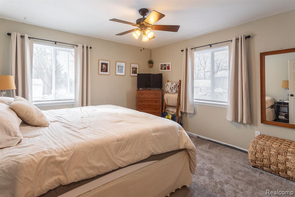 1913 Lakesview Drive