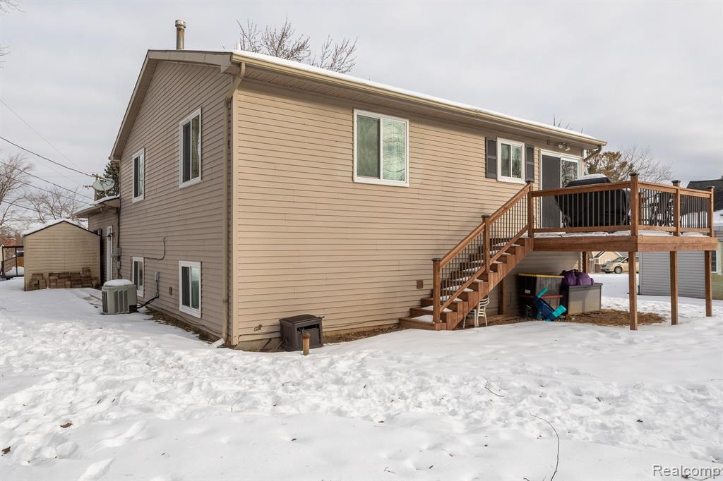 1913 Lakesview Drive