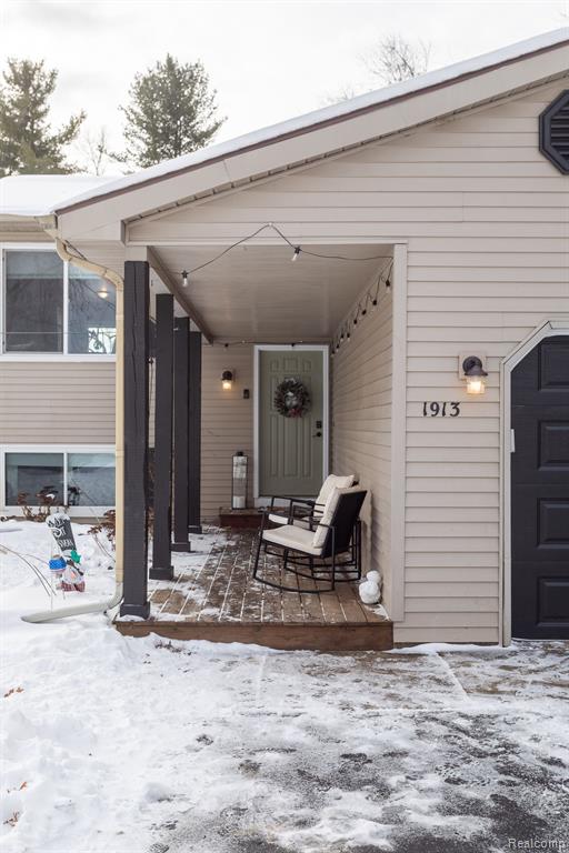 1913 Lakesview Drive