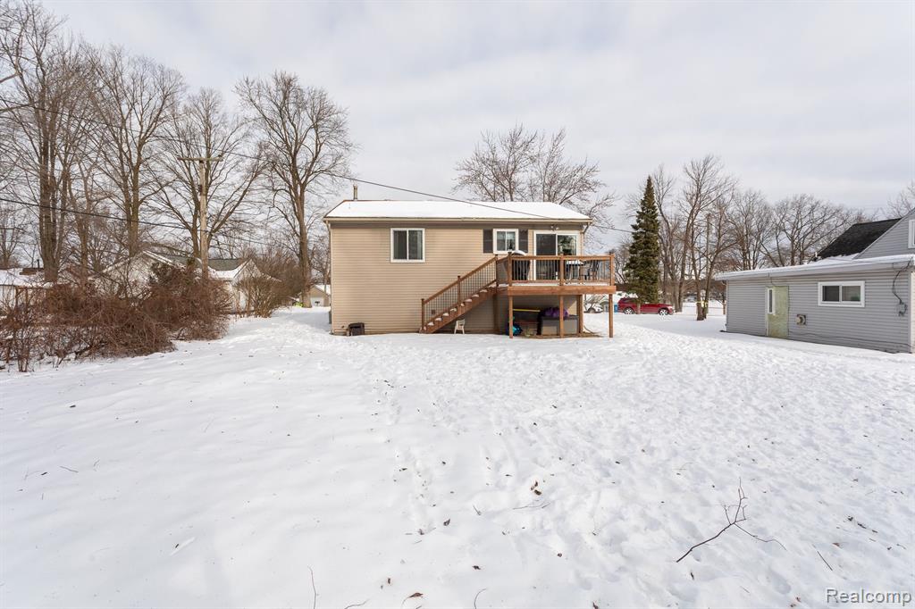 1913 Lakesview Drive