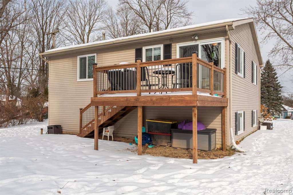 1913 Lakesview Drive