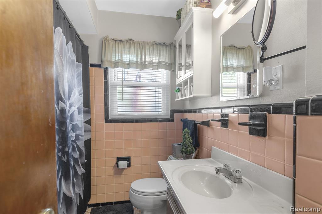 430 N Edgeworth Avenue