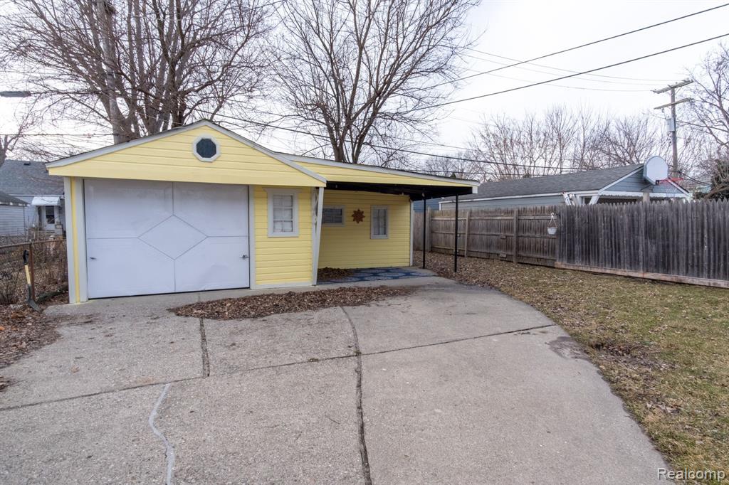 23809 Harding Avenue