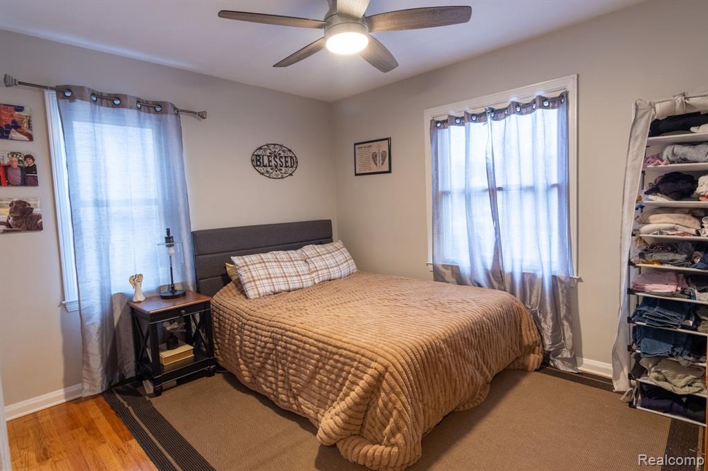 23809 Harding Avenue