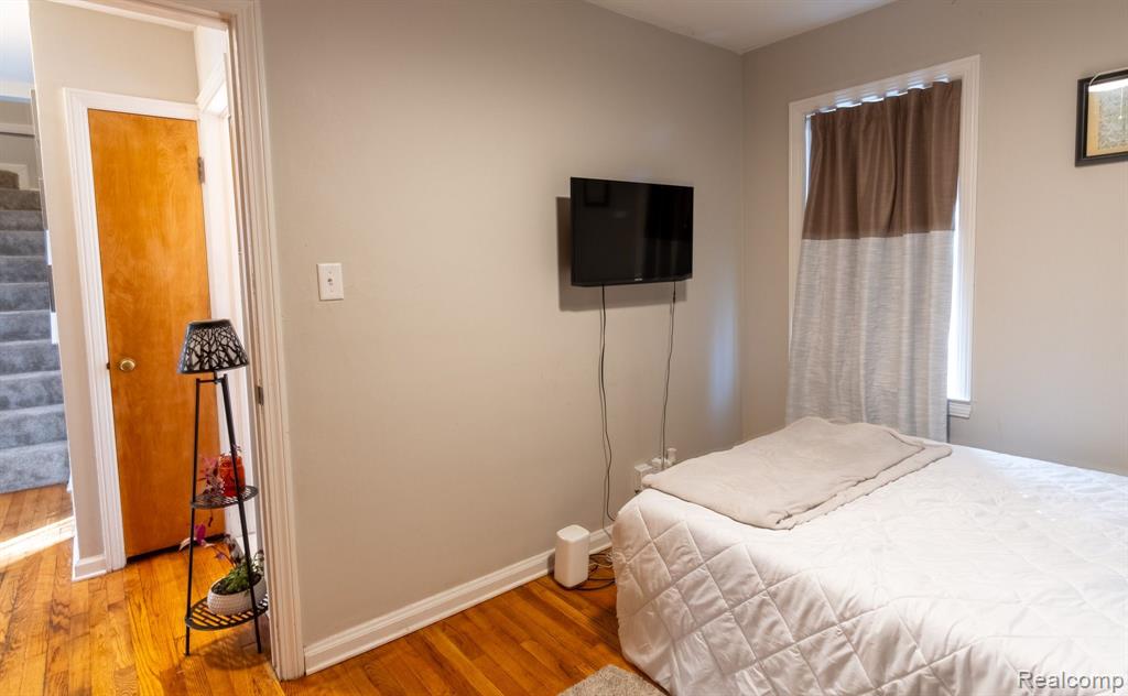 23809 Harding Avenue