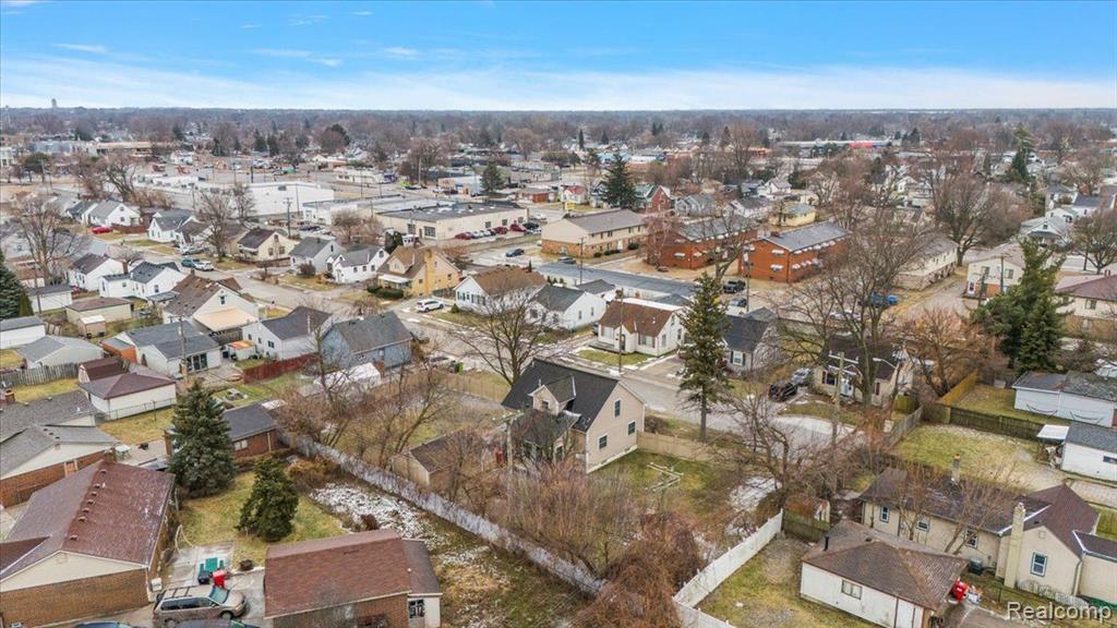 16441 Roberts Street