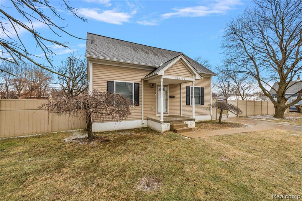 16441 Roberts Street