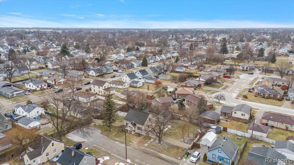 16441 Roberts Street