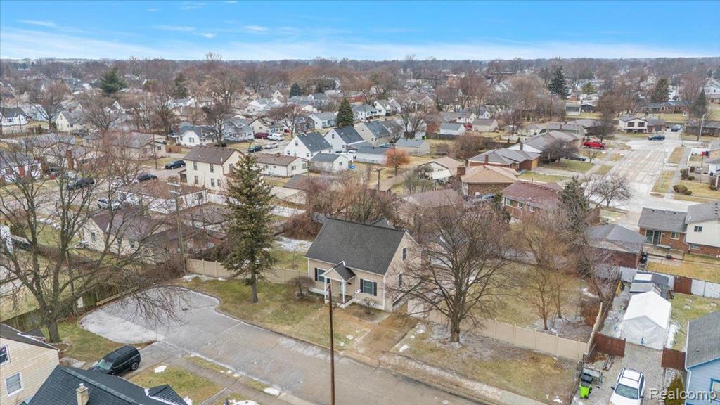 16441 Roberts Street