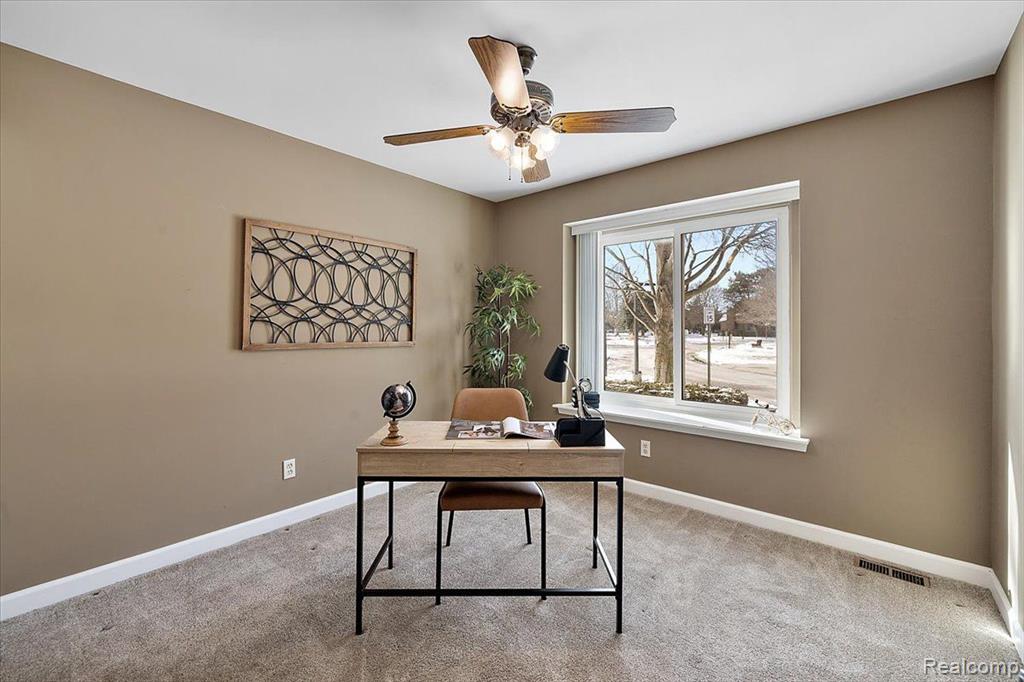 37430 N Laurel Park Drive