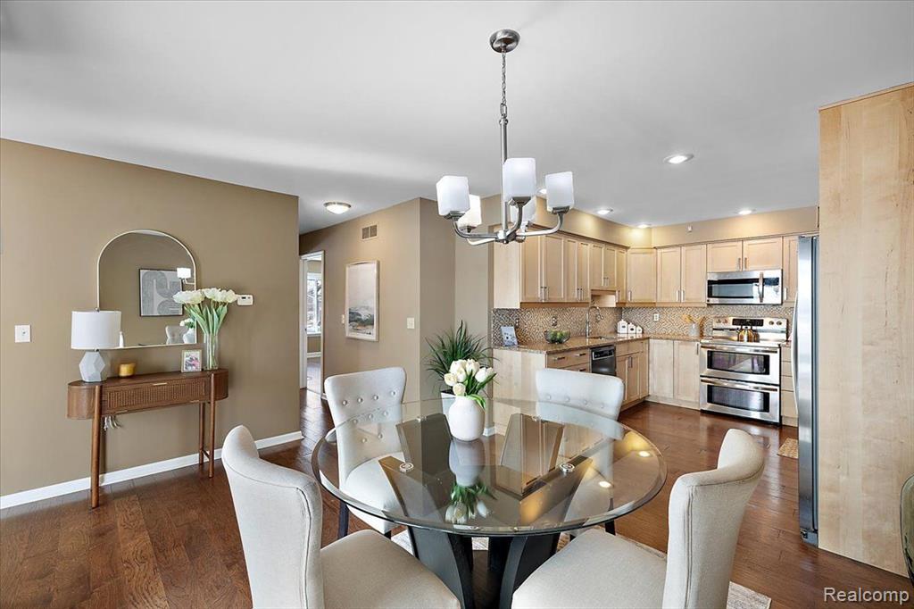 37430 N Laurel Park Drive