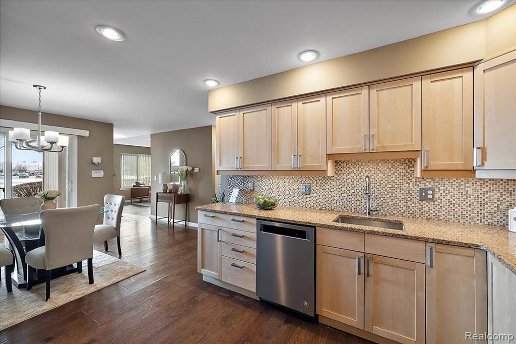 37430 N Laurel Park Drive