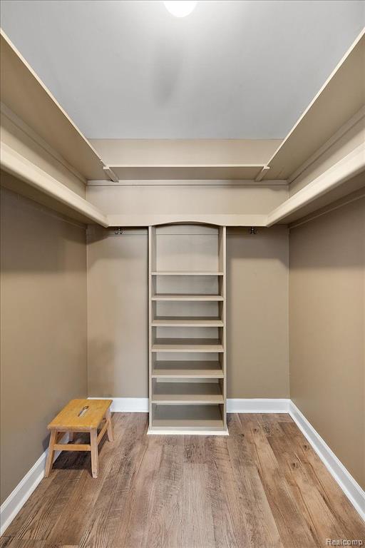 37430 N Laurel Park Drive